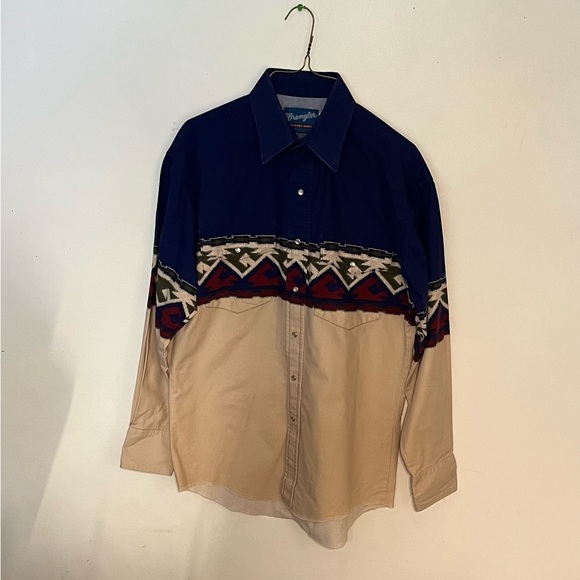 WRANGLER WESTERN SHIRT size medium. Blue, tan, red, and hunter green. - Picture 2 of 9